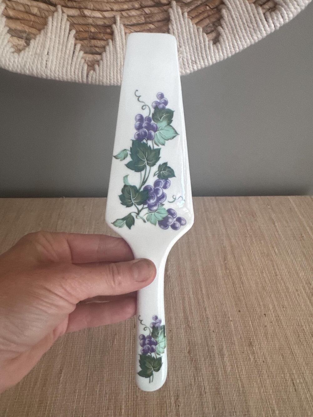 Vintage Andrea by Sadek Porcelain Cake Pie Server - Purple Grapes Pattern - 10"